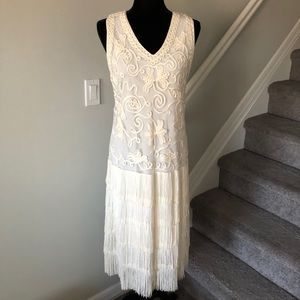 Creme colored shift flapper dress with fun fringe